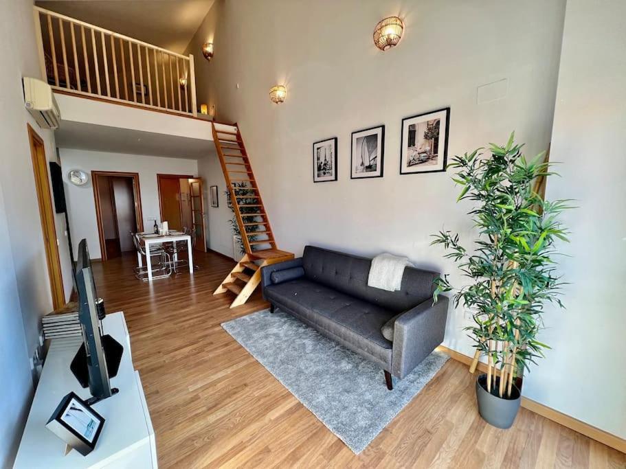 Apartamento Espacioso Y Familiar Terrassa Ngoại thất bức ảnh
