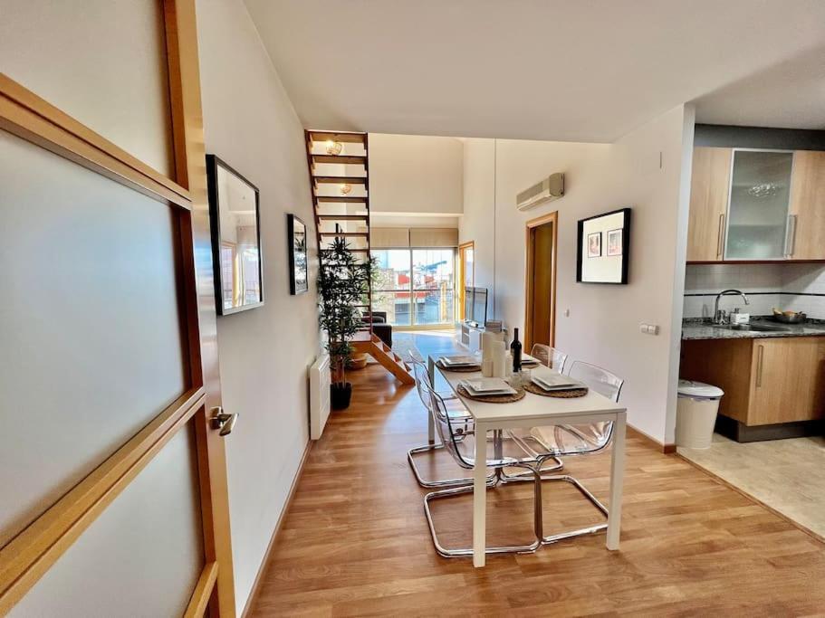 Apartamento Espacioso Y Familiar Terrassa Ngoại thất bức ảnh